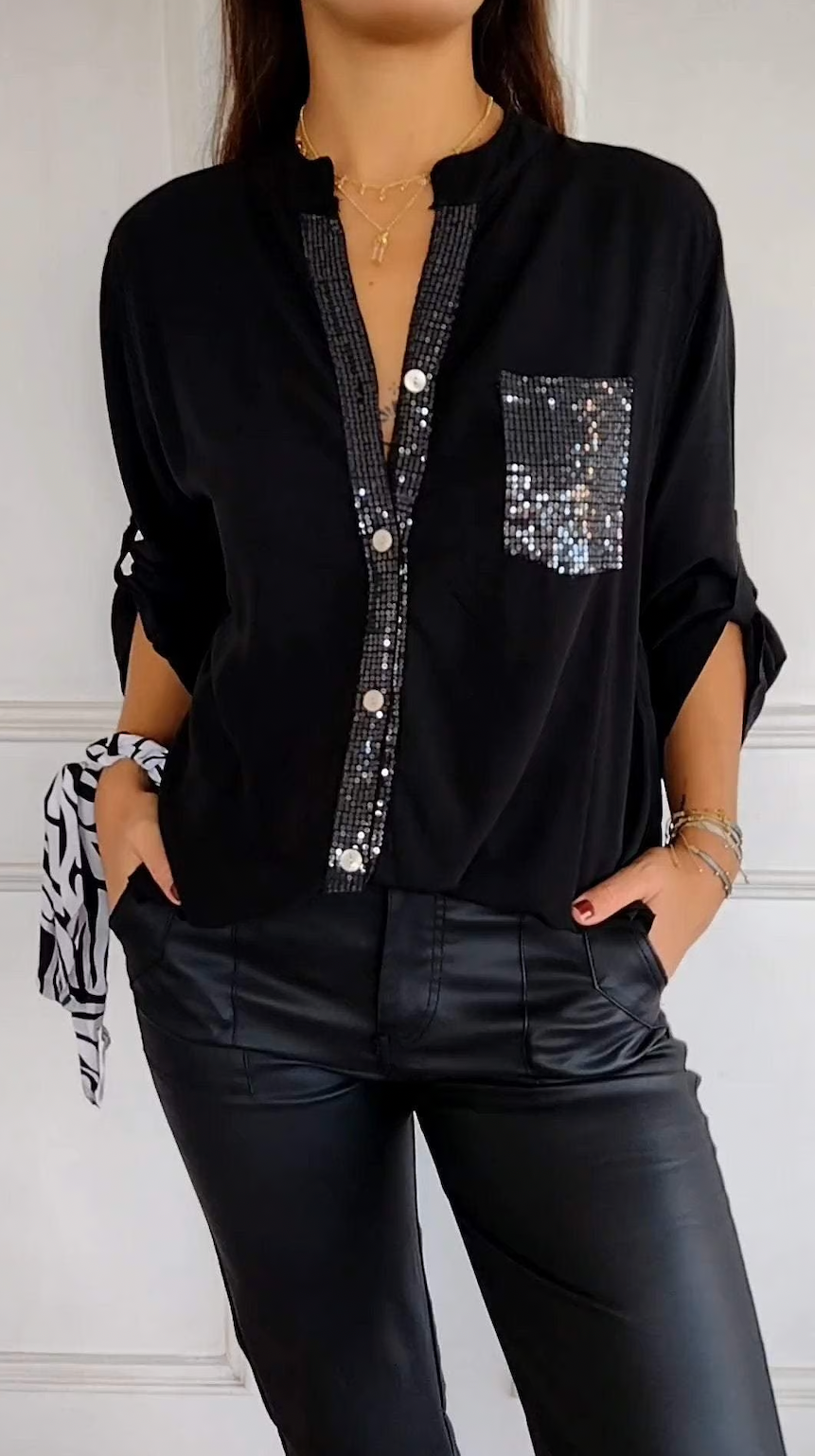 ✨ Glamour V-Hals Blouse